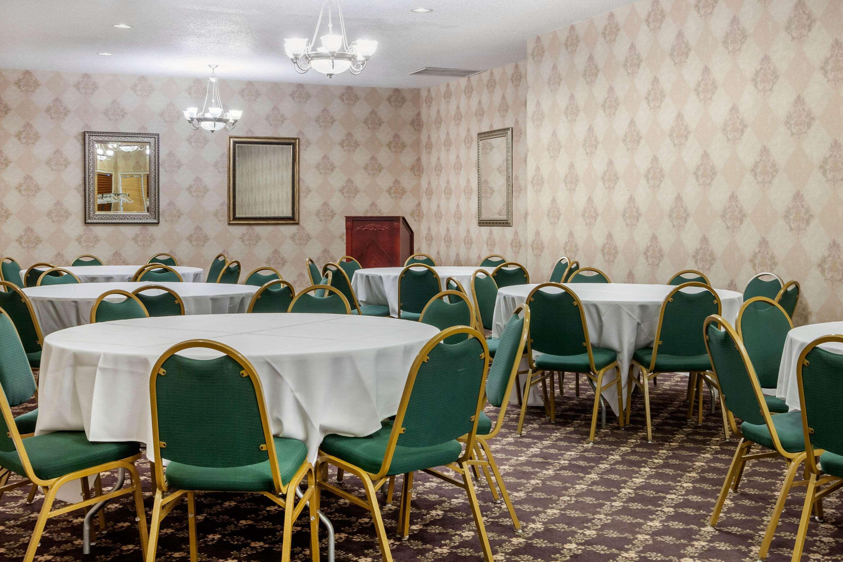 The Wisconsin Hotel & Conference Center Lake Delton Екстериор снимка